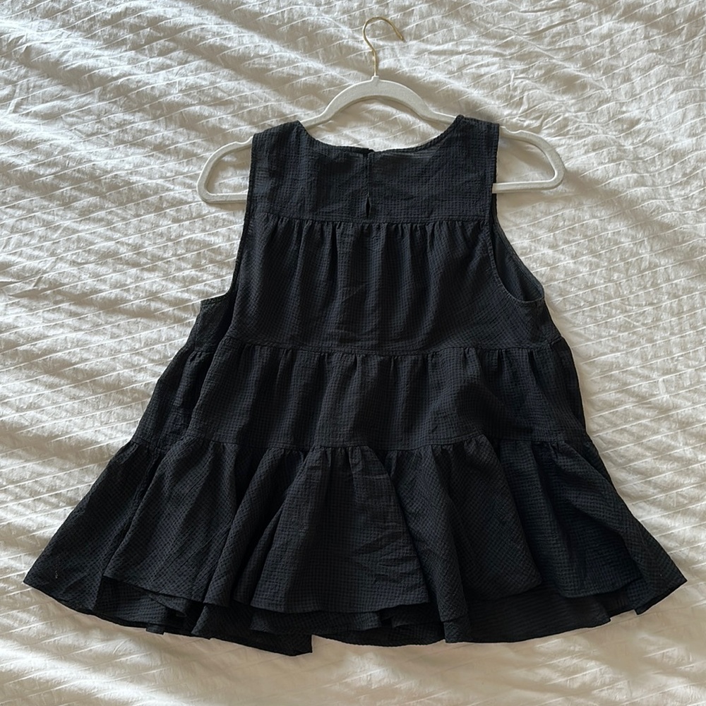 Banana Republic tiered flowy sleeveless top